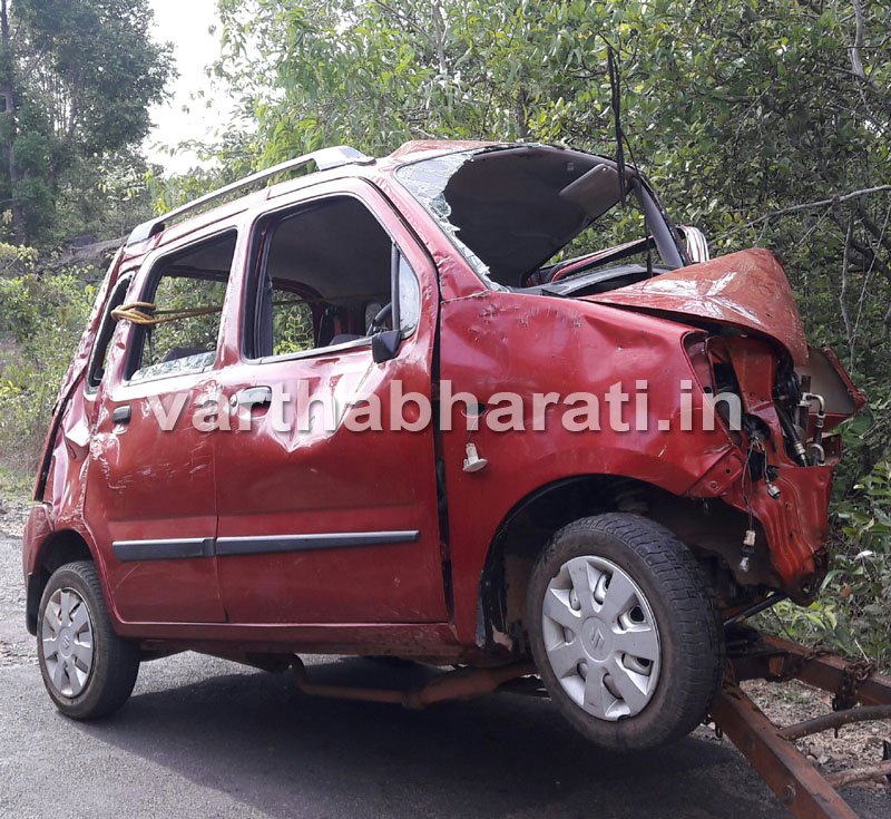 ಬಂಡೆಗೆ ಕಾರು ಡಿಕ್ಕಿ: ಓರ್ವ ಸ್ಥಳದಲ್ಲೇ ಸಾವು